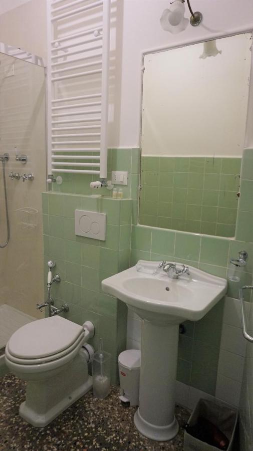 Le Coccole Bed & Breakfast เจนัว ภายนอก รูปภาพ